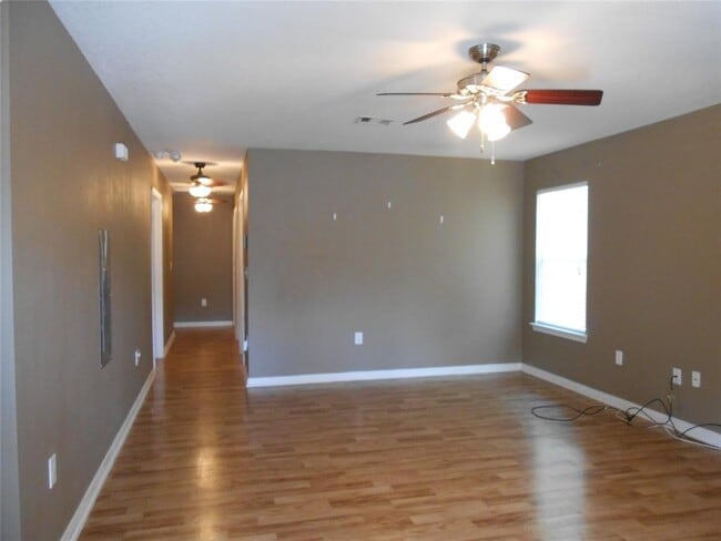 617 N Vionett Ln in Texas City, TX - Building Photo - Building Photo