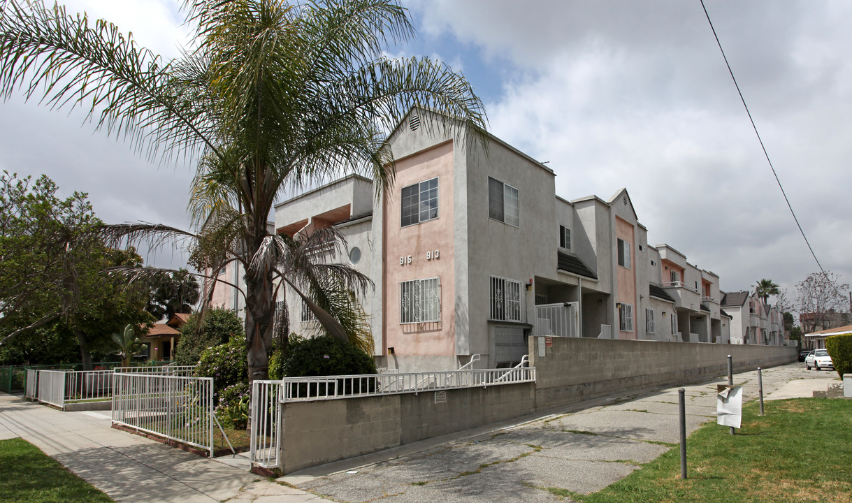 913-915 S 4th St in Alhambra, CA - Building Photo