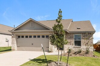 102 Wild Rose Dr in Balch Springs, TX - Building Photo - Building Photo