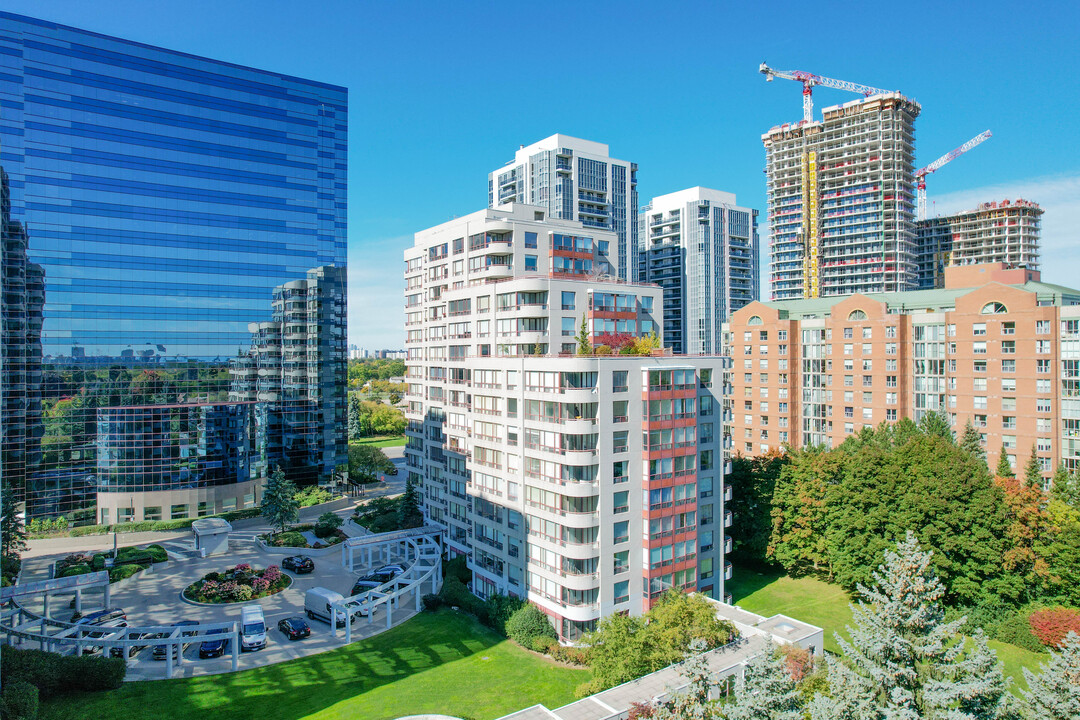 Place Nouveau Residences I in Toronto, ON - Building Photo