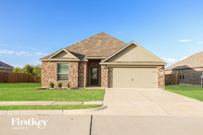 property at 1436 Mackinac Dr
