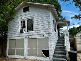 308-310 S Bobcat Alley in Deridder, LA - Building Photo