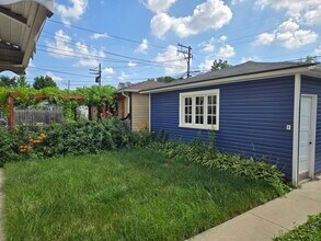 4317 N Spaulding Ave, Unit Apt 2 in Chicago, IL - Foto de edificio - Building Photo