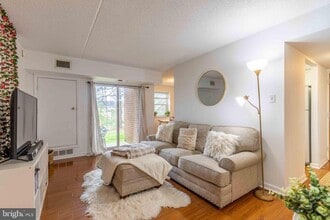 3307 Valley Dr in West Chester, PA - Building Photo - Building Photo