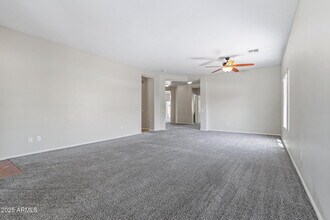 2007 N 94th Ln in Phoenix, AZ - Foto de edificio - Building Photo