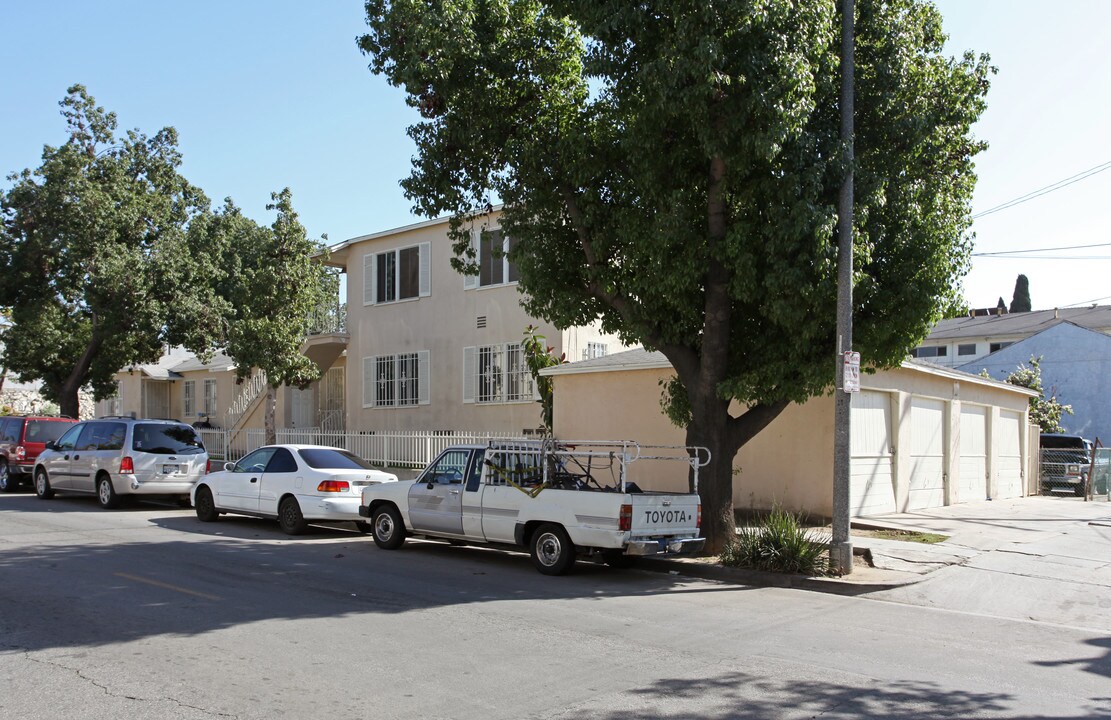 2195 Locust Ave in Long Beach, CA - Building Photo