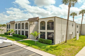 Boulevard Club in Seminole, FL - Foto de edificio - Building Photo