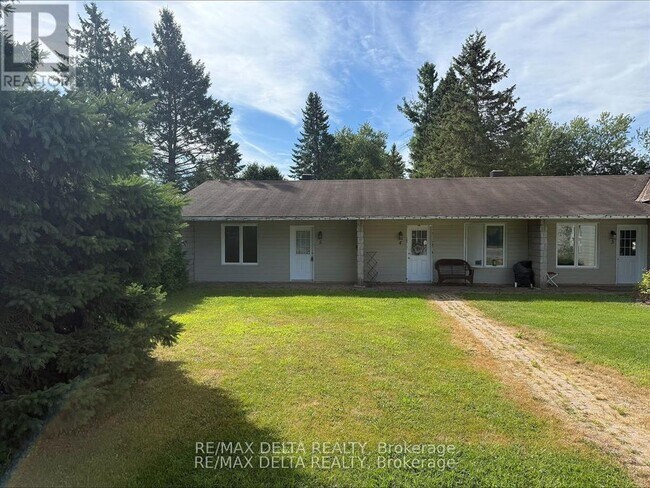 2248 Laval Rd in Clarence-Rockland, ON - Building Photo - Building Photo