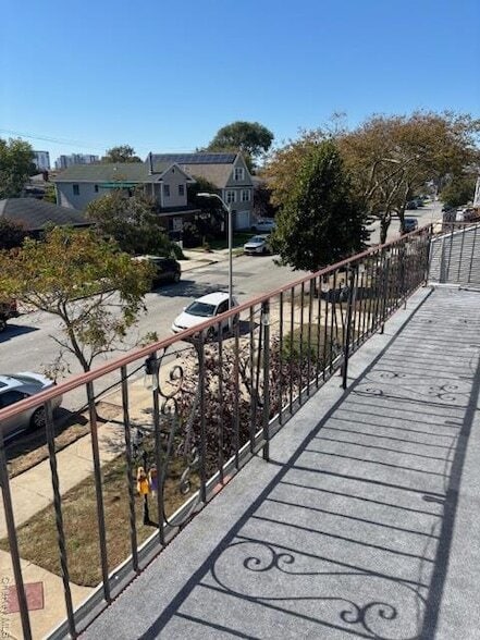 367 E Chester St, Unit Upper in Long Beach, NY - Foto de edificio - Building Photo