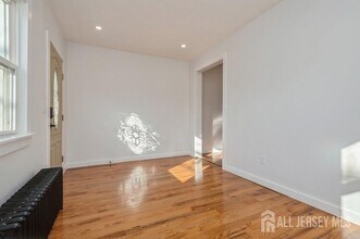 487 S Pine Ave in Sayreville, NJ - Building Photo - Building Photo