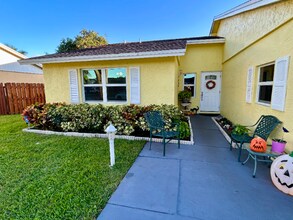 9512 Saddlebrook Dr in Boca Raton, FL - Building Photo - Building Photo