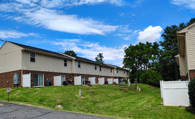 73 Ferguson Dr in Lynchburg, VA - Building Photo - Building Photo