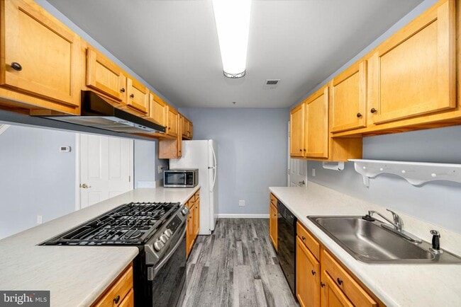 806 Waters Edge Dr in Newark, DE - Building Photo - Building Photo