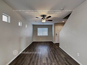 5213 Los Pinos St in Las Vegas, NV - Building Photo - Building Photo