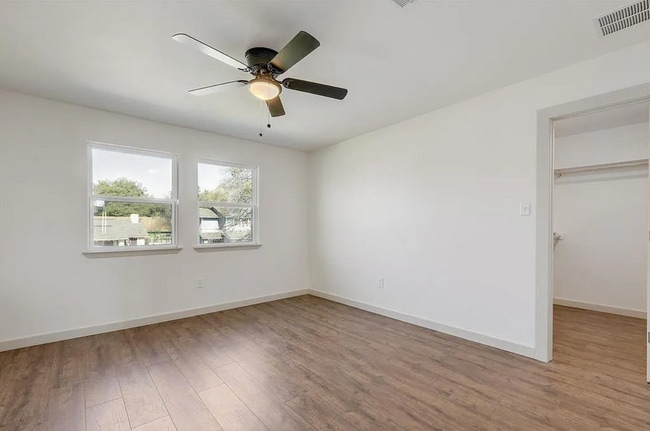 5205 2 Iron St in Austin, TX - Building Photo - Building Photo
