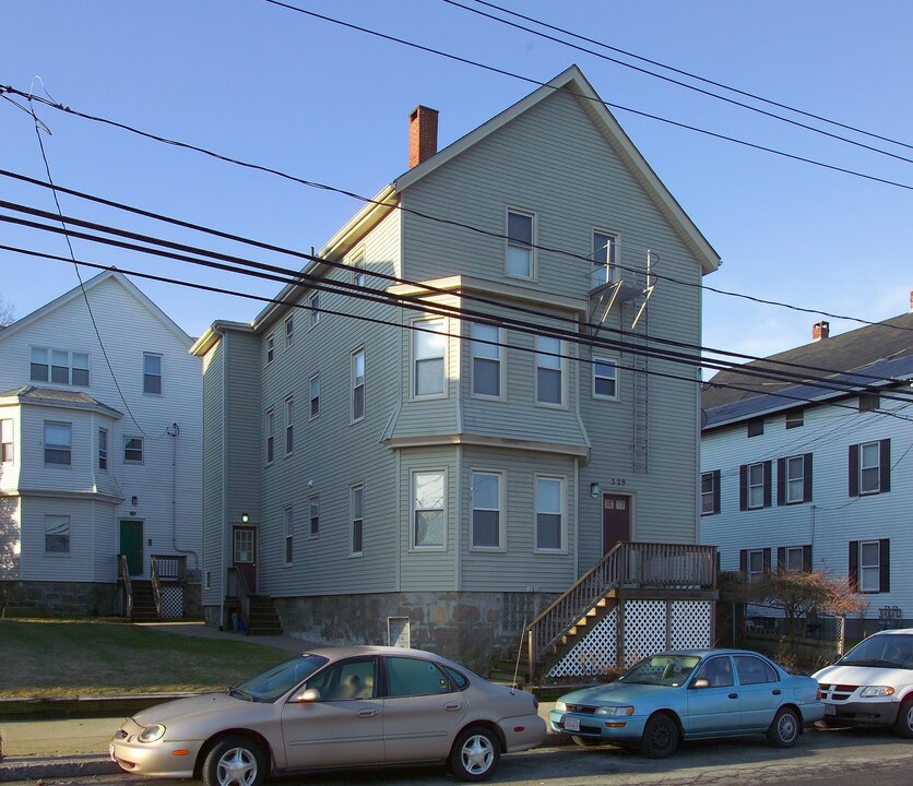 529 Middle St in Fall River, MA - Building Photo