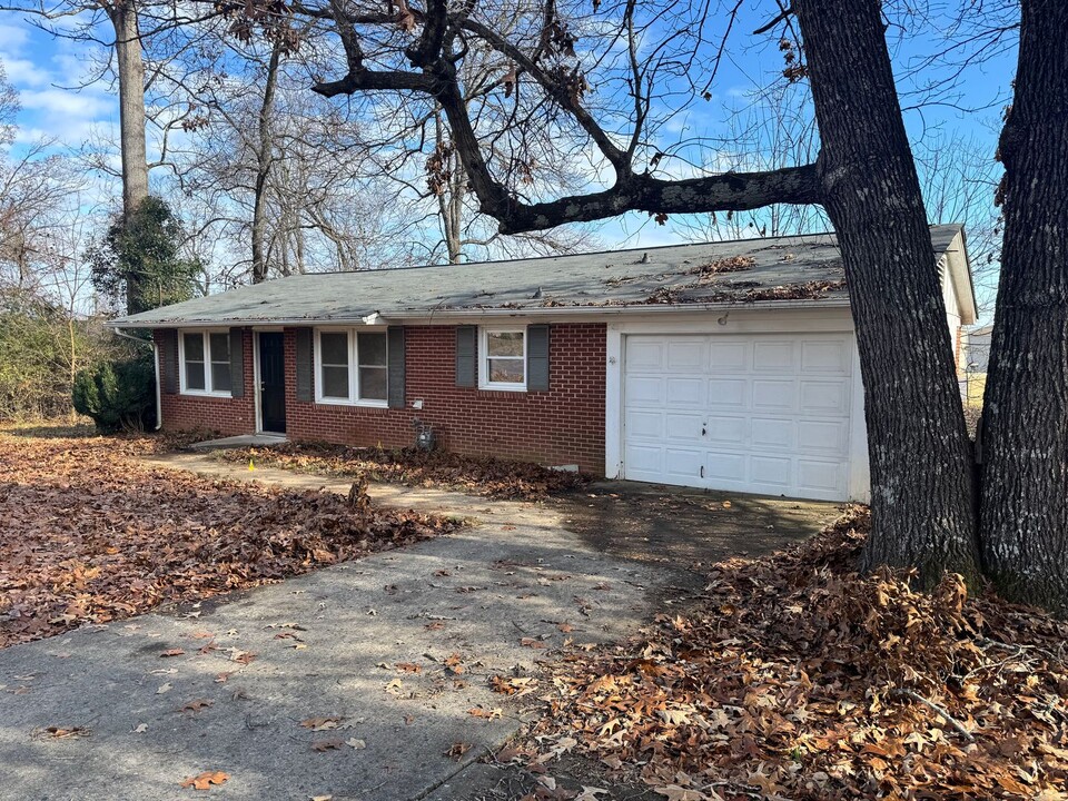 1807 Oakhurst Dr in Shelby, NC - Building Photo