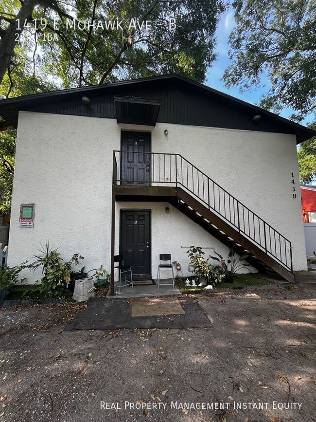 property at 1419 E Mohawk Ave