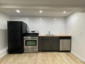 563 17th St in Brooklyn, NY - Building Photo - Building Photo