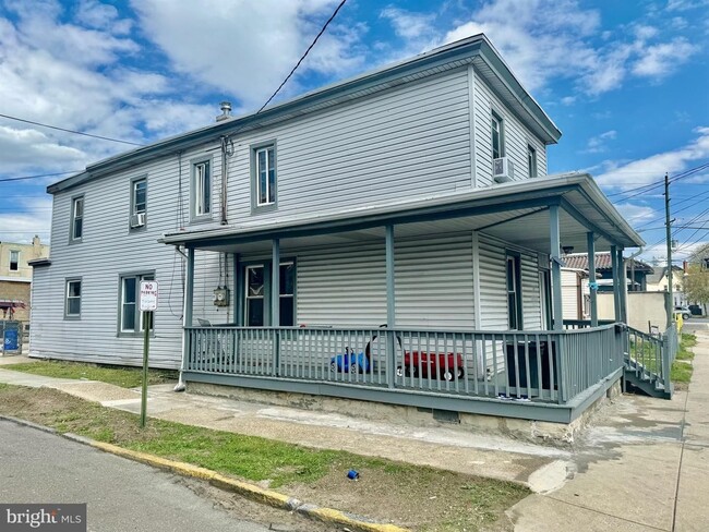 401 Middlesex St-Unit -Apt A in Gloucester City, NJ - Building Photo - Building Photo