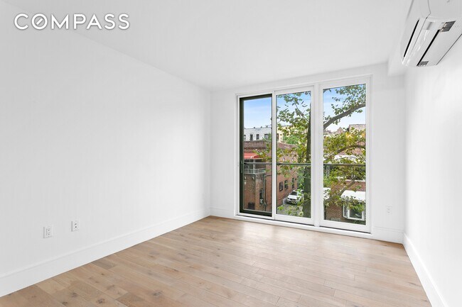 15 E 19th St in Brooklyn, NY - Building Photo - Building Photo