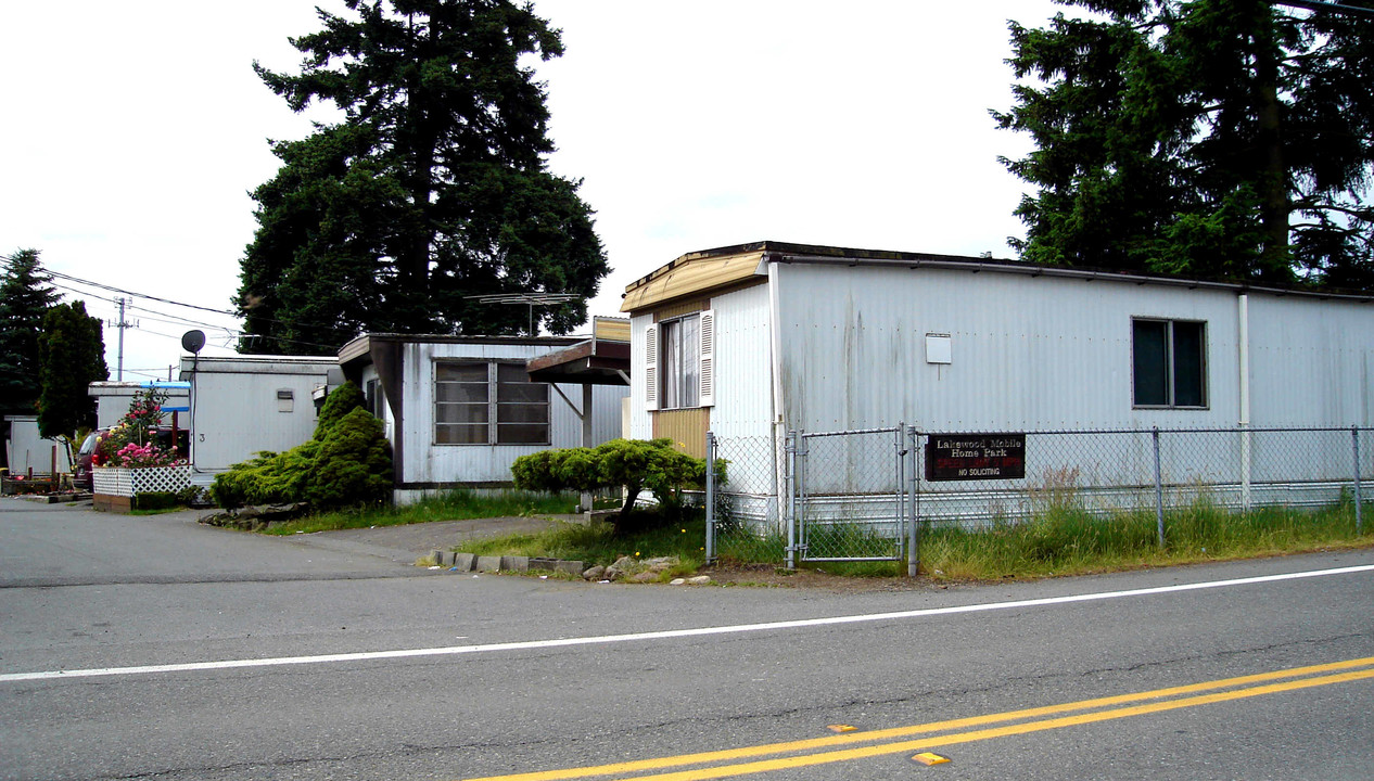 Lakewood Mobile Home Park in Kenmore, WA - Building Photo