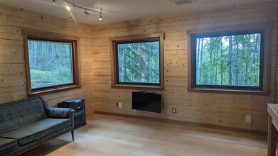 3140 Moose Mountain Rd in Fairbanks, AK - Building Photo - Building Photo
