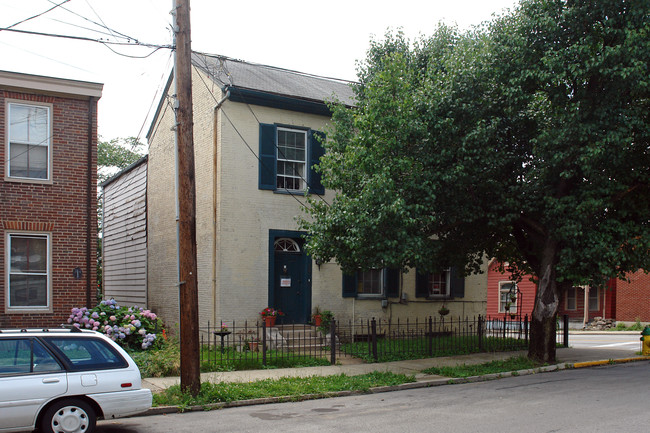 592 W Short St in Lexington, KY - Building Photo - Building Photo