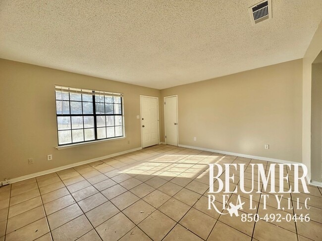 10765 Jolyne Cir in Pensacola, FL - Building Photo - Building Photo