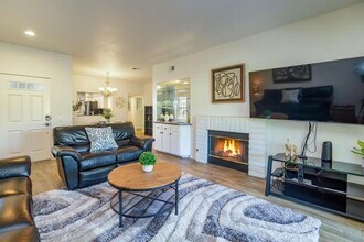 491 Desert Falls Dr N in Palm Desert, CA - Building Photo - Building Photo