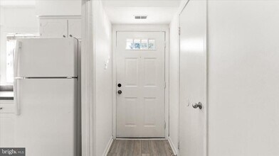 14524 Golden Oak Rd in Centreville, VA - Building Photo - Building Photo