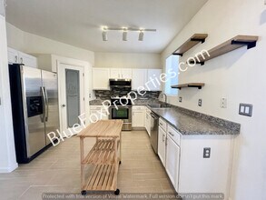 8701 E Chimney Spring Dr in Tucson, AZ - Building Photo - Building Photo
