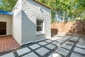 829 Lorca St in Miami, FL - Building Photo - Building Photo