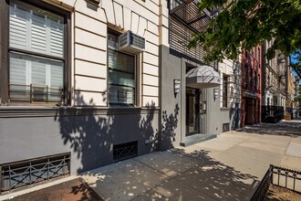 215 W 105th St in New York, NY - Building Photo - Building Photo