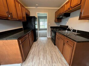 8065 Prospect Ave in Warren, MI - Building Photo - Building Photo