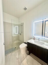 10414 NW 67th St in Doral, FL - Building Photo - Building Photo