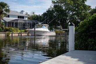 5 Cache Cay Dr in Vero Beach, FL - Building Photo - Building Photo