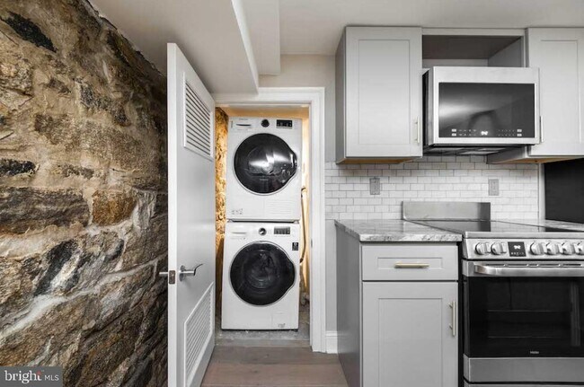 33 Letitia St in Philadelphia, PA - Building Photo - Building Photo