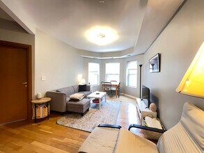 6423 N Greenview Ave in Chicago, IL - Building Photo - Building Photo