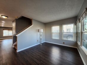 1222 Sunset Dr in Englewood, OH - Building Photo - Building Photo