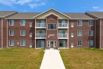 Miles Apartments in Fort Gratiot Township, MI - Foto de edificio - Building Photo