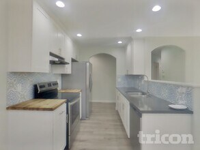 8701 S 50th Dr in Phoenix, AZ - Foto de edificio - Building Photo