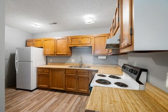 511 Poplar St in Graham, NC - Building Photo - Building Photo