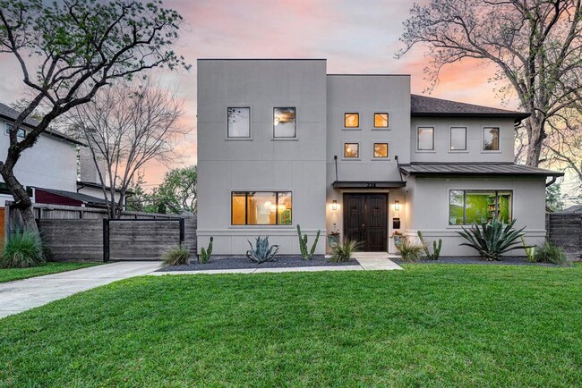 property at 224 W 30th St