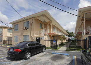 Beachway Apartments in North Miami, FL - Building Photo - Building Photo