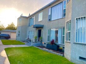 8991 Burke Ave, Unit C in South Gate, CA - Building Photo