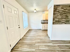 13539 Castilian Dr in Houston, TX - Building Photo - Building Photo