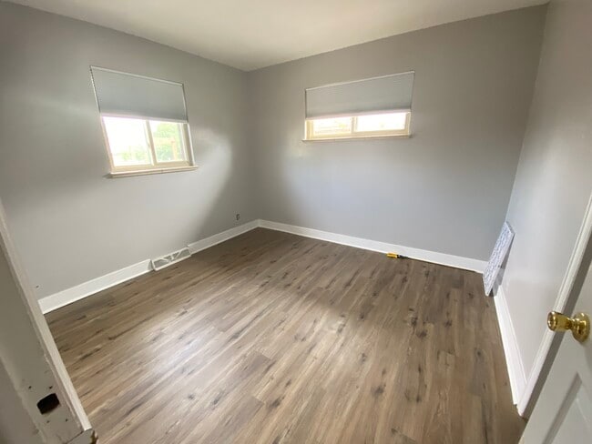 1180 S Eaton Ct in Lakewood, CO - Foto de edificio - Building Photo