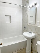 619 Normandie Ave, Unit 7 in Los Angeles, CA - Building Photo - Building Photo