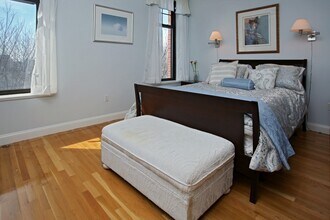 342 Bunker Hill St in Boston, MA - Building Photo - Building Photo